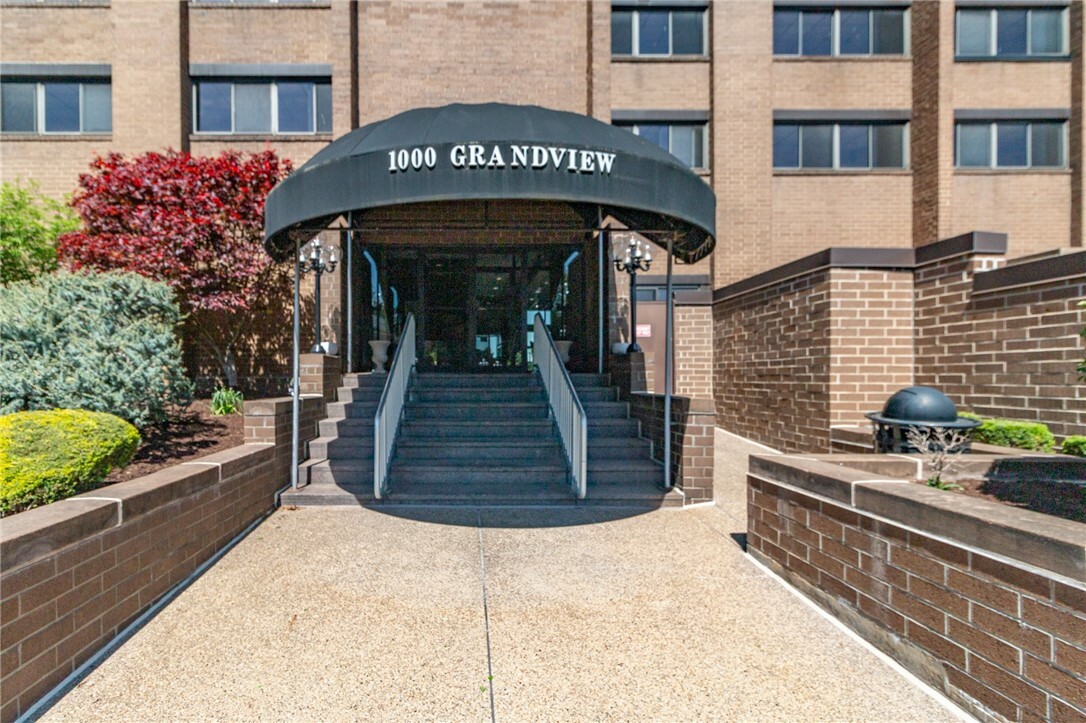Property Photo: 1000 Grandview Ave 1207 PA 15211