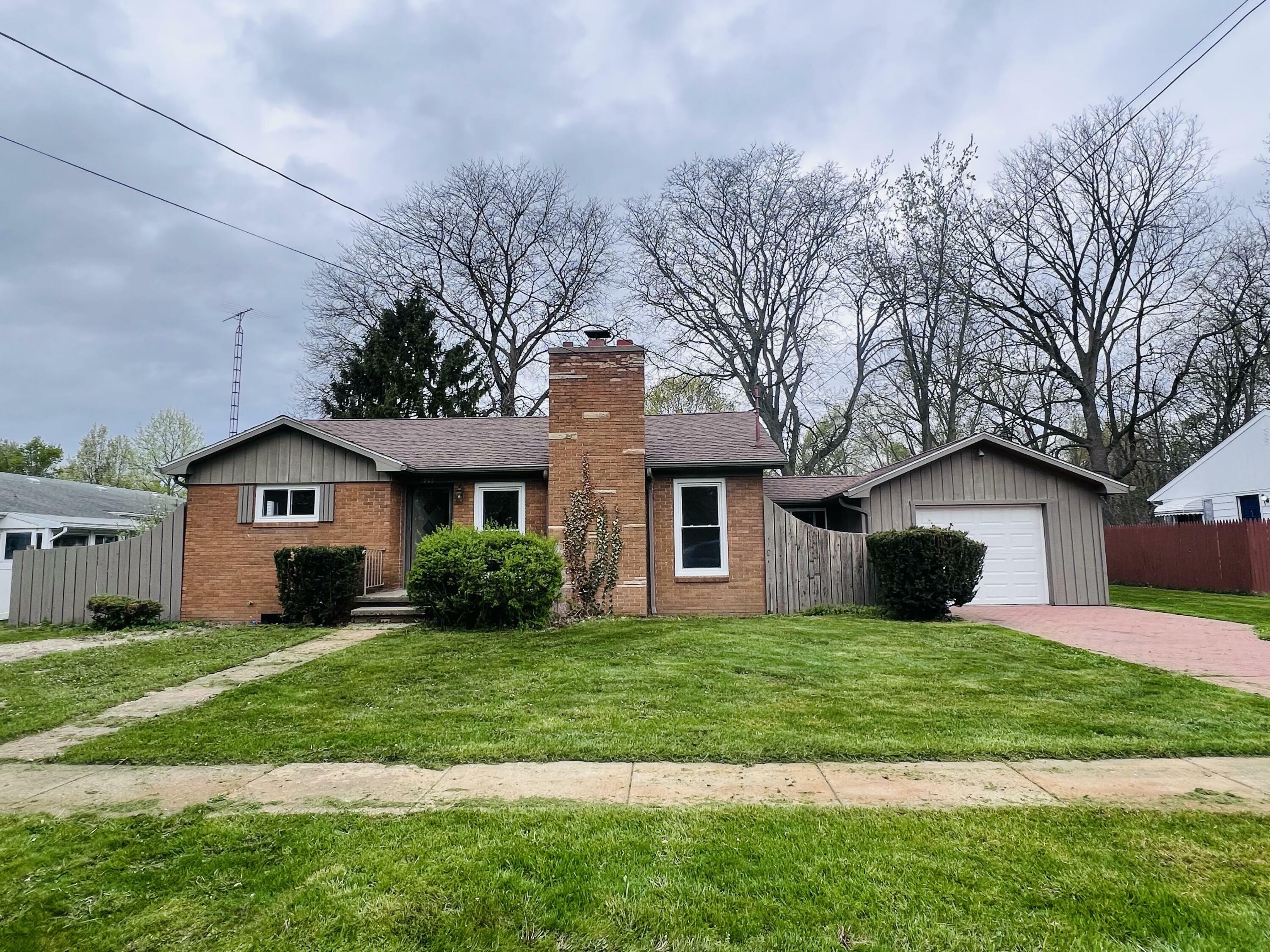1203 Devonshire Court  Owosso MI 48867 photo