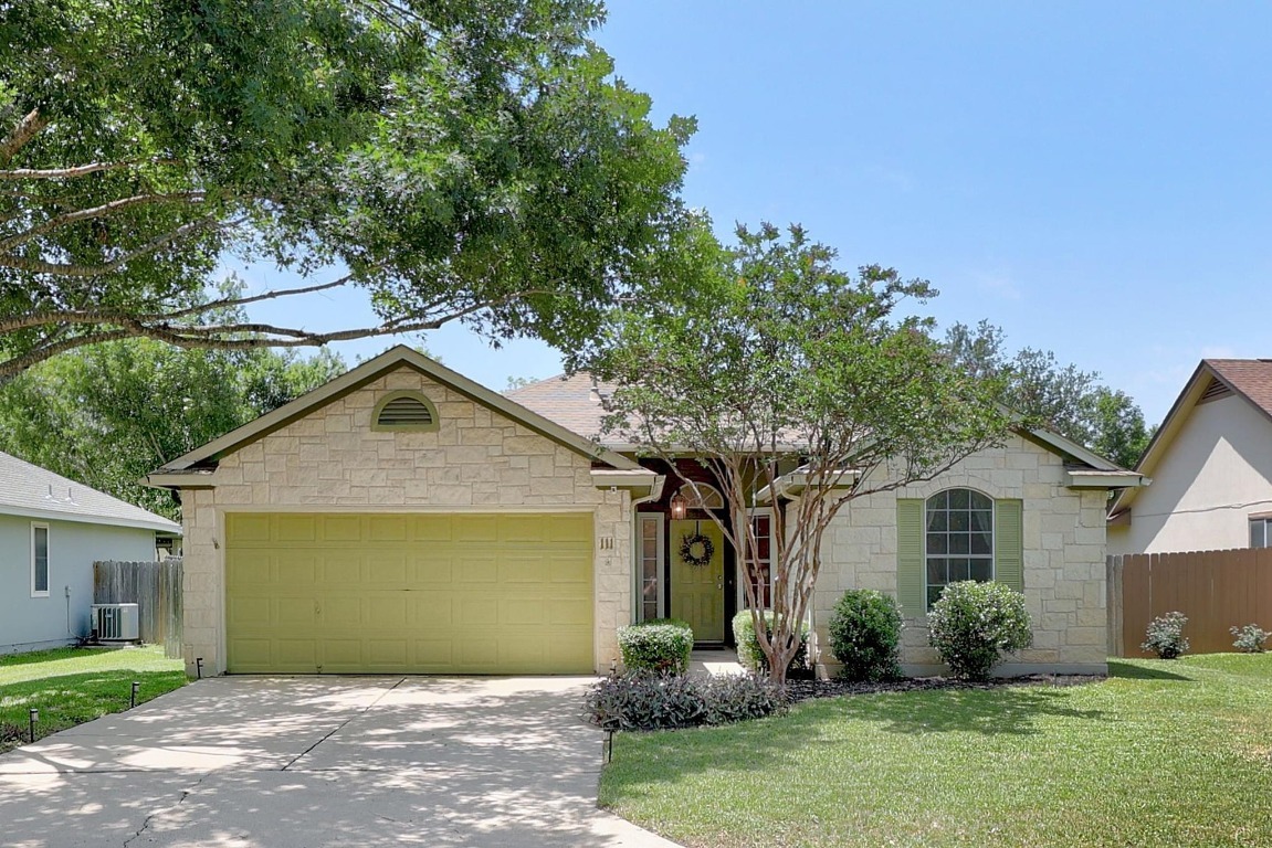 Property Photo: 111 Estate Cove TX 78634
