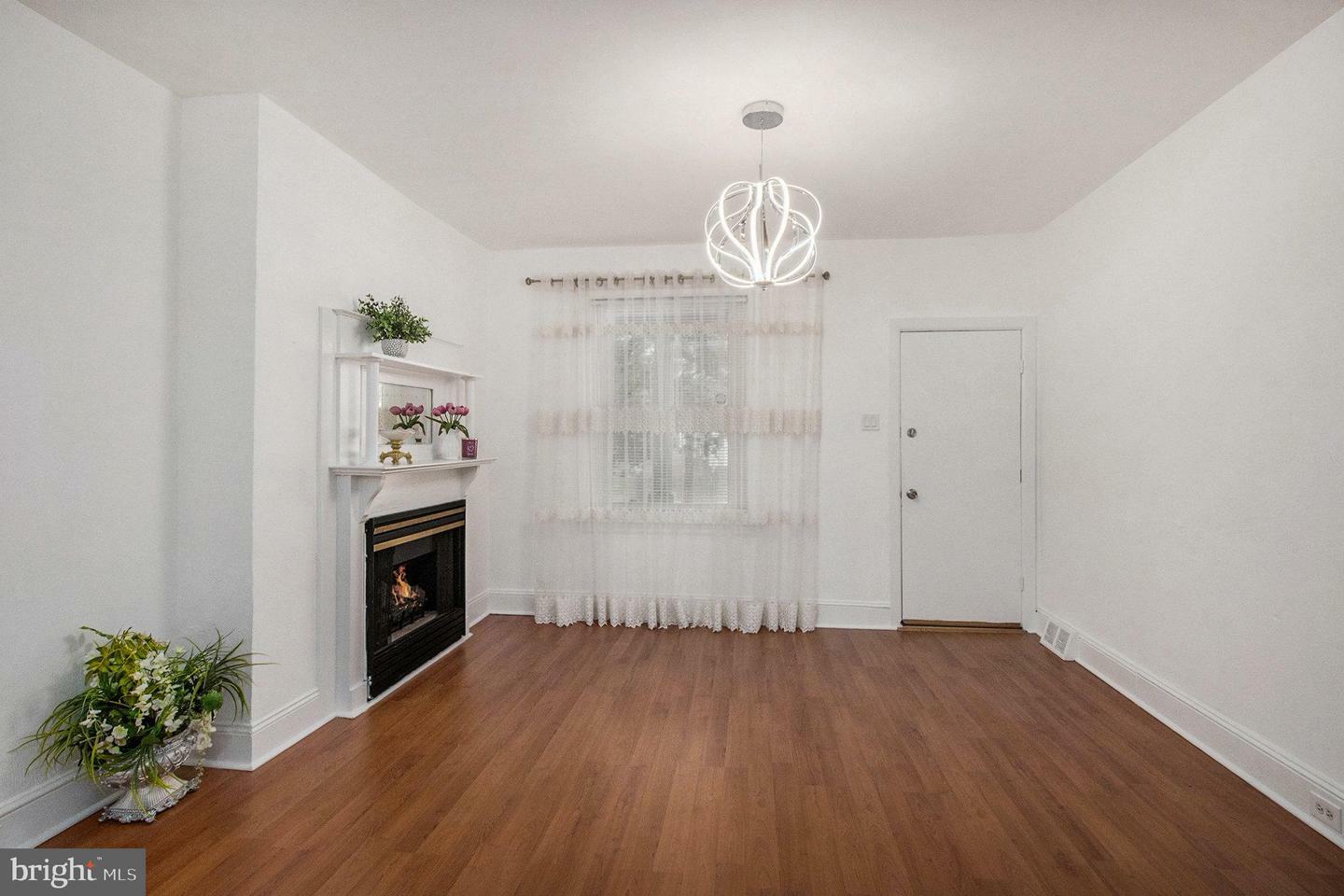 Property Photo: 4558 Unruh Avenue PA 19135