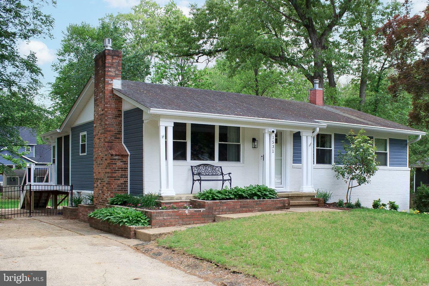 Property Photo: 1531 Manor View Road MD 21035