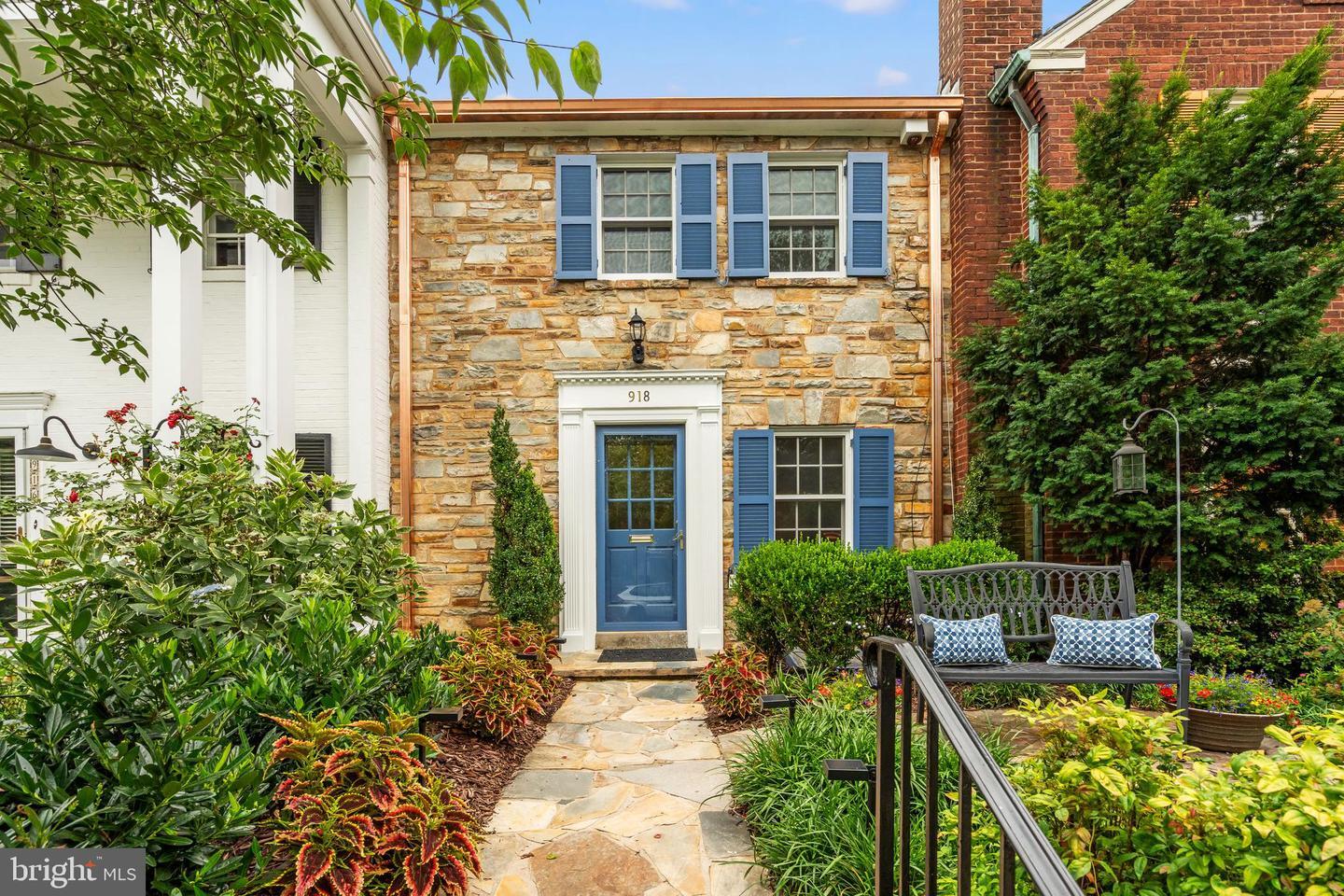 918 S Saint Asaph Street  Alexandria VA 22314 photo