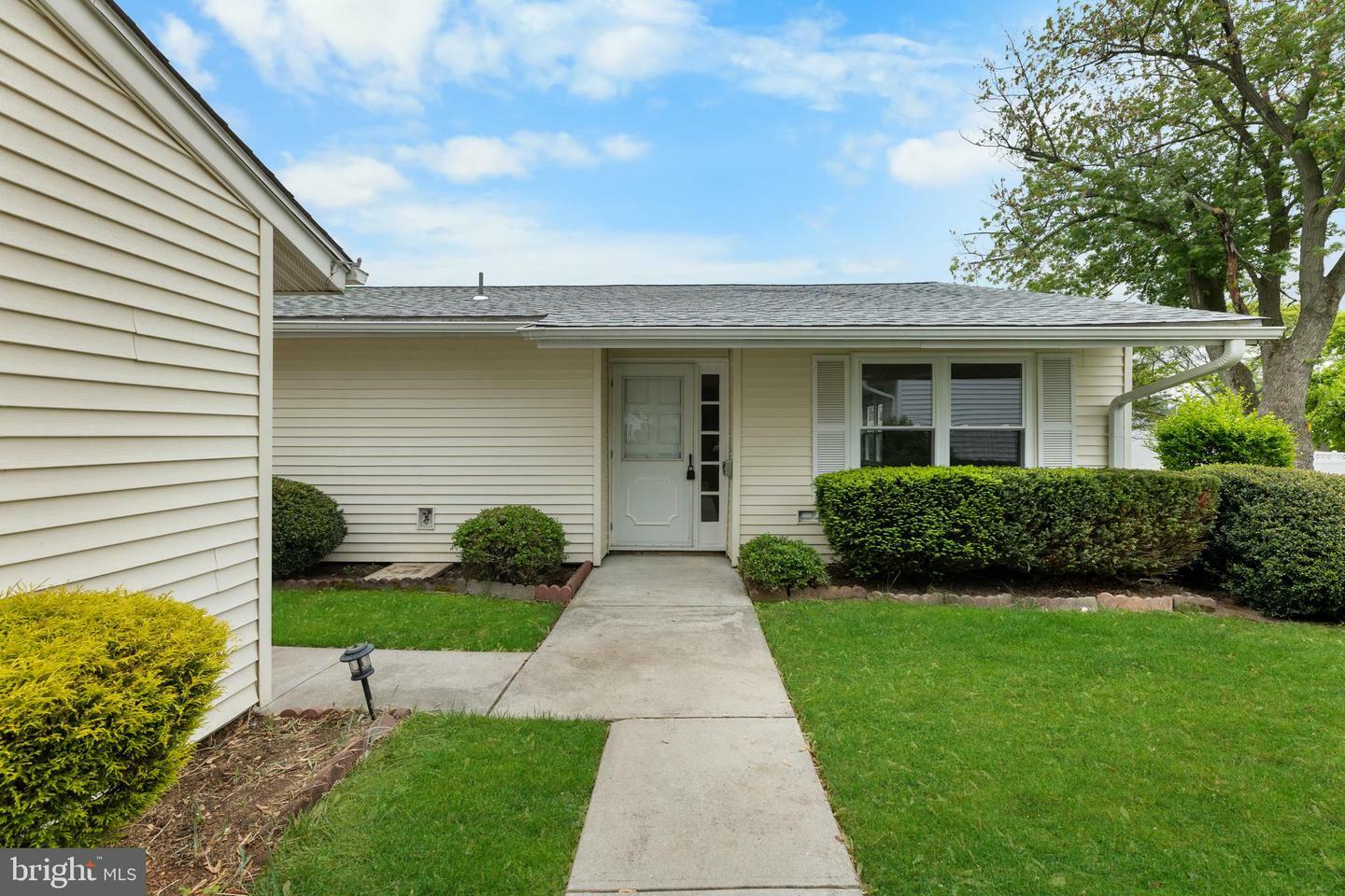 Property Photo: 88 Dogwood Plaza C NJ 08831