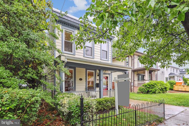 104 E Oxford Avenue  Alexandria VA 22301 photo