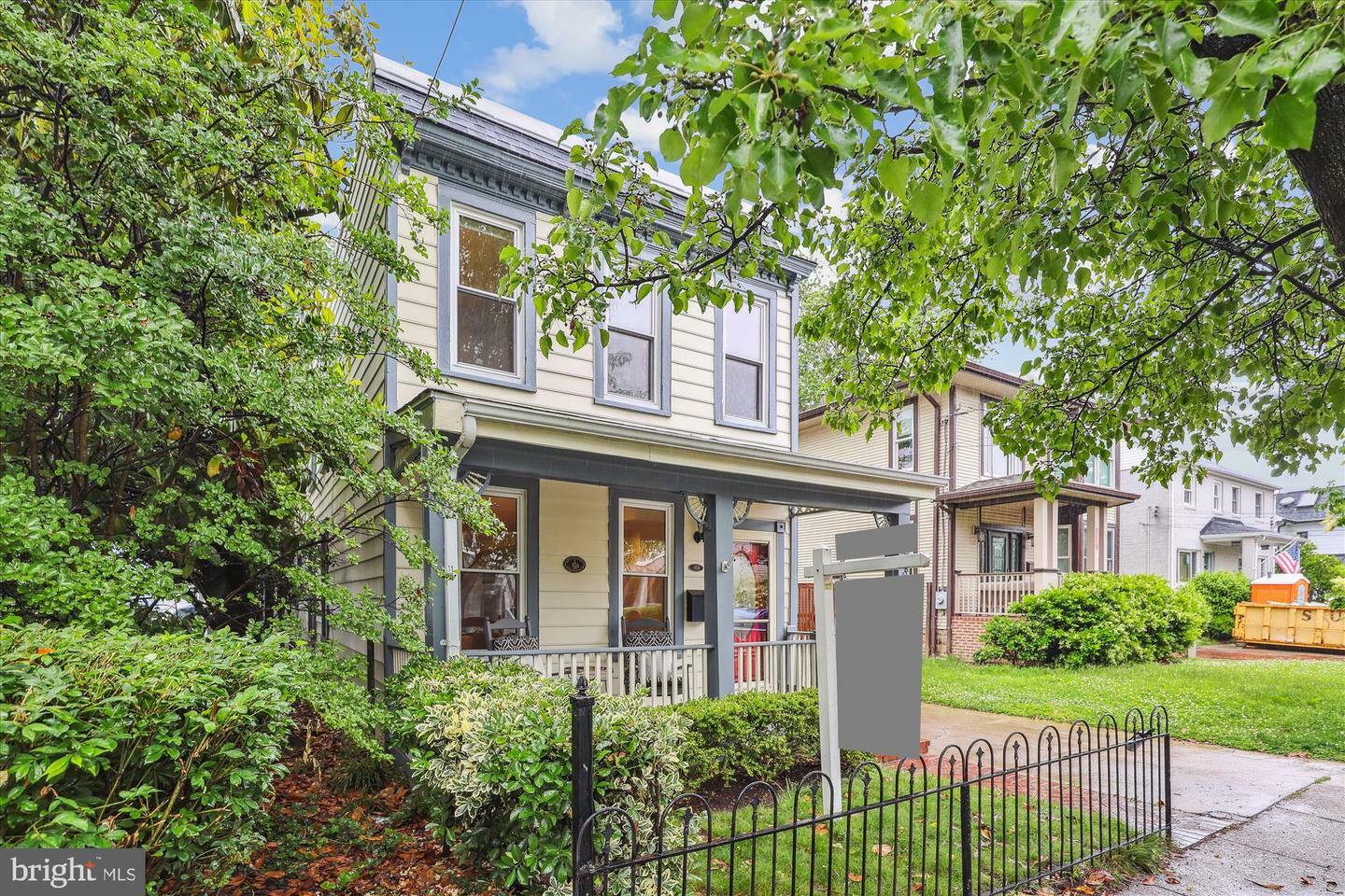 Property Photo: 104 E Oxford Avenue VA 22301