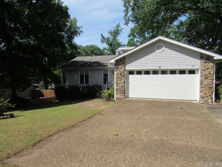 Property Photo: 810 Autumnbrook Cir AR 72120