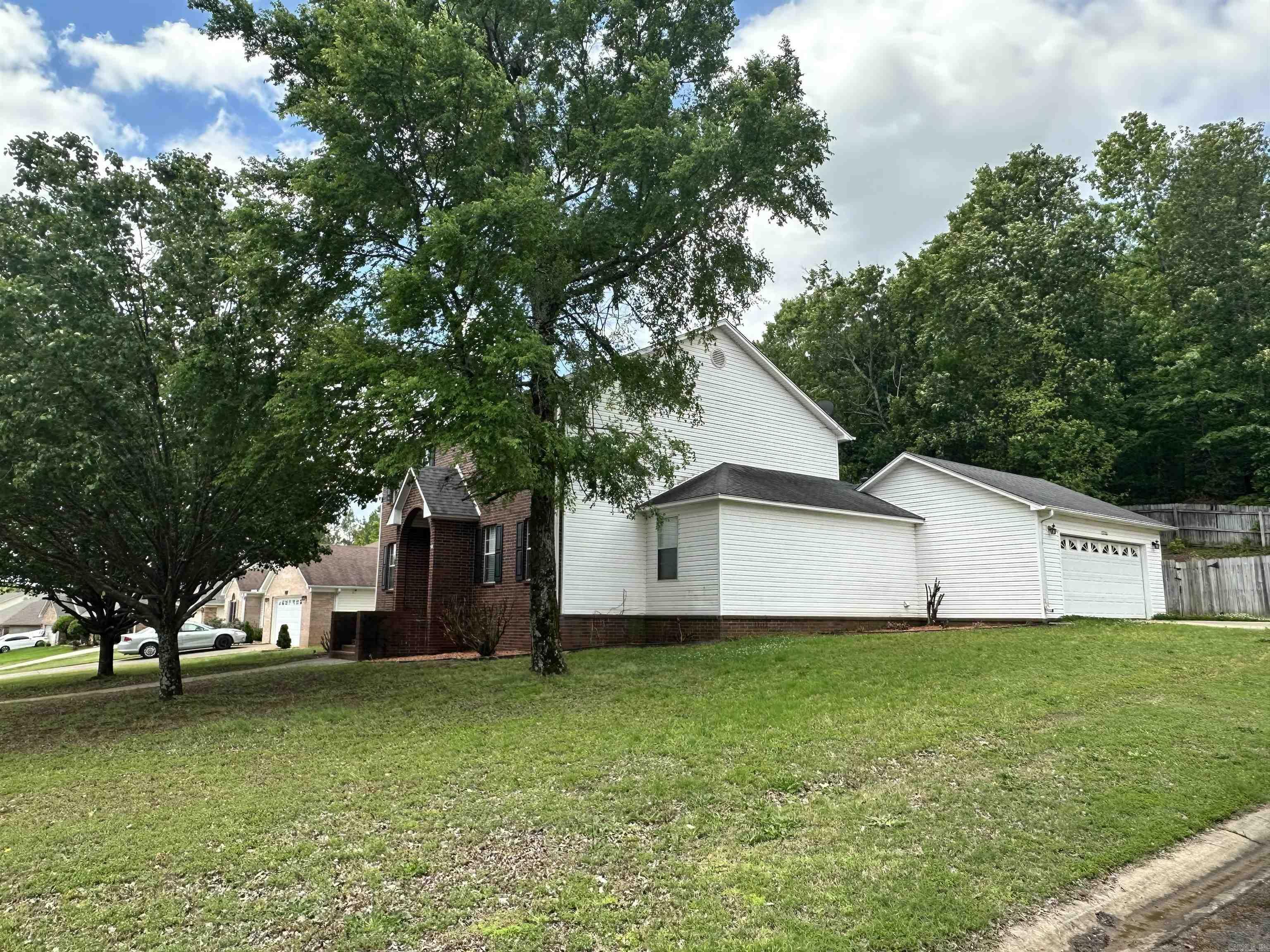 Property Photo: 13700 Carrington Place Dr AR 72002