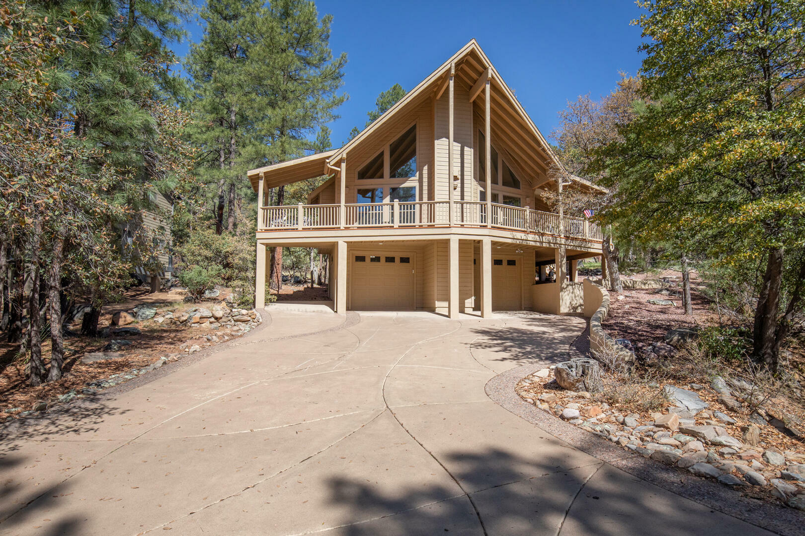 Property Photo: 5204 N Juniper Loop AZ 85544