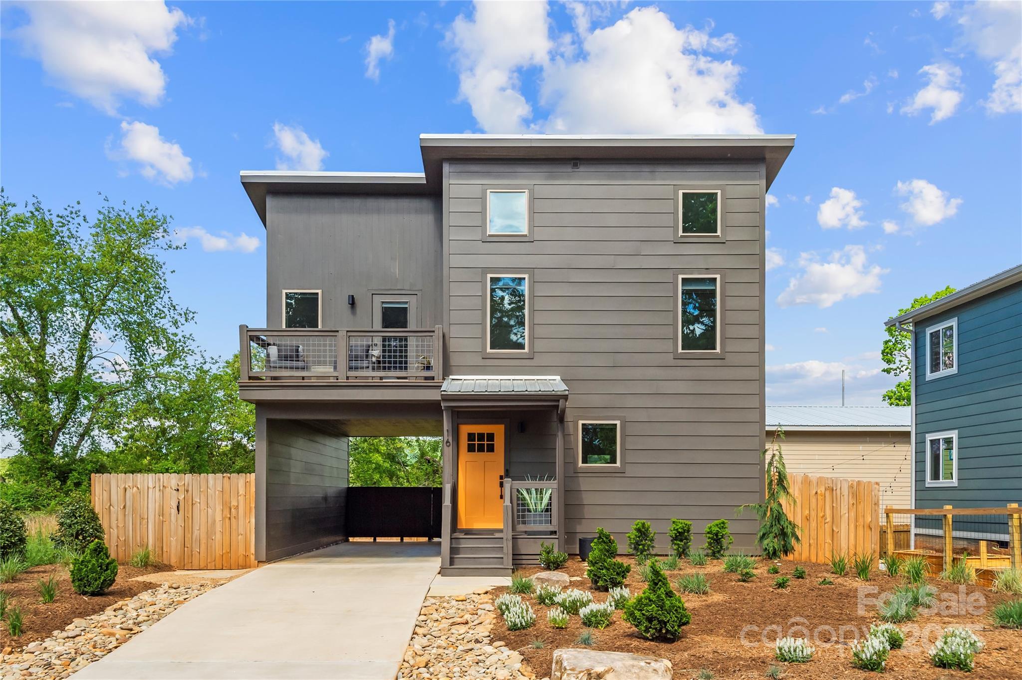 Property Photo: 16 Oak Hill Drive NC 28806