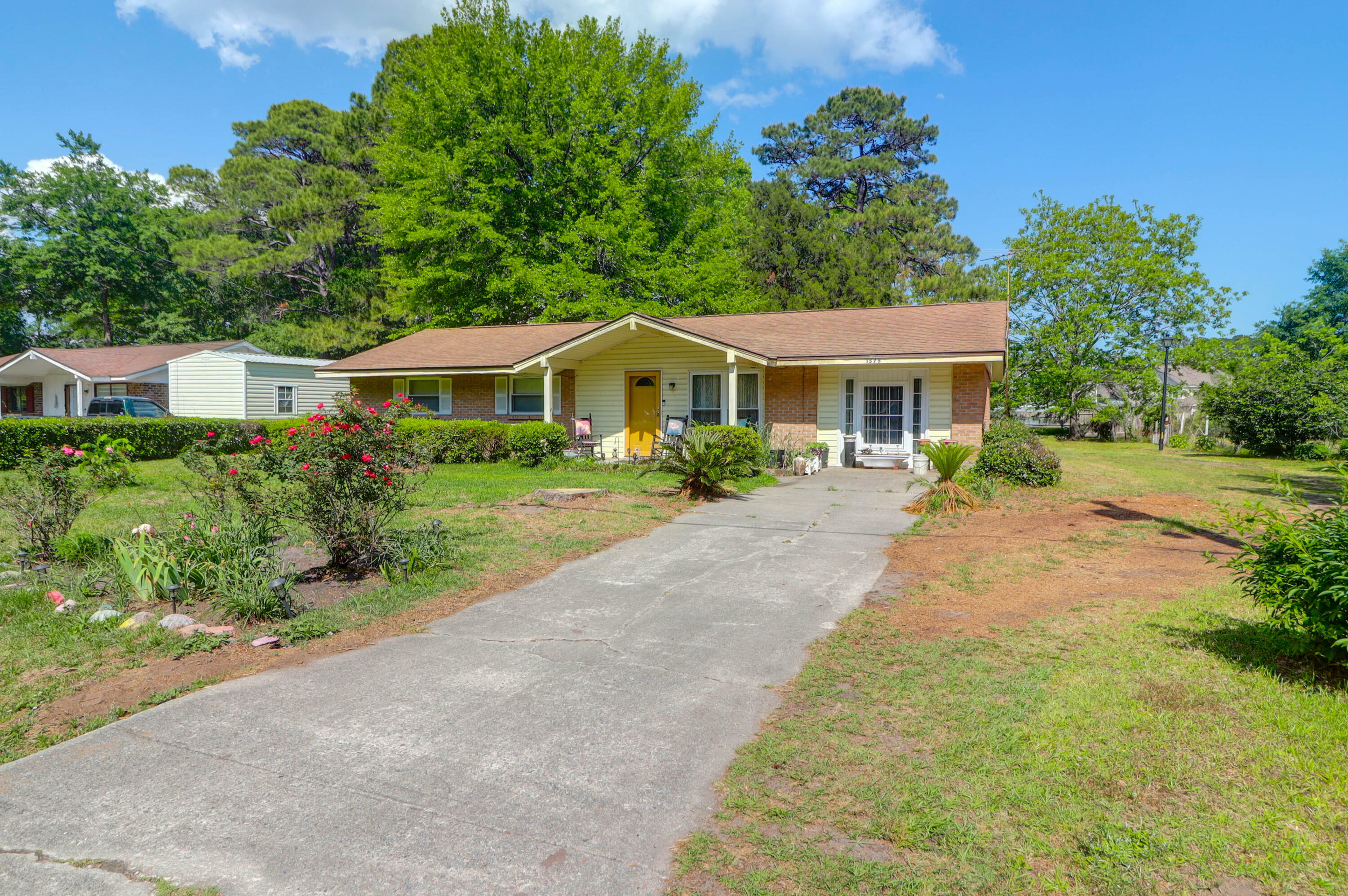 Property Photo: 1575 Langston Drive SC 29455
