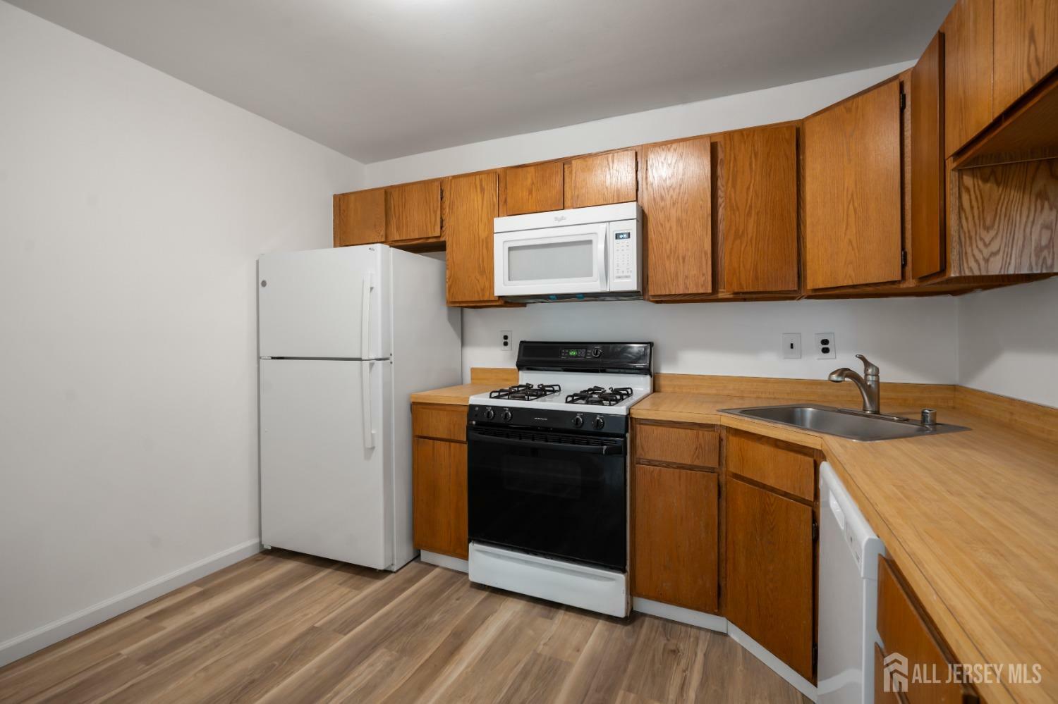 Property Photo: 172 Applegate Lane NJ 08816