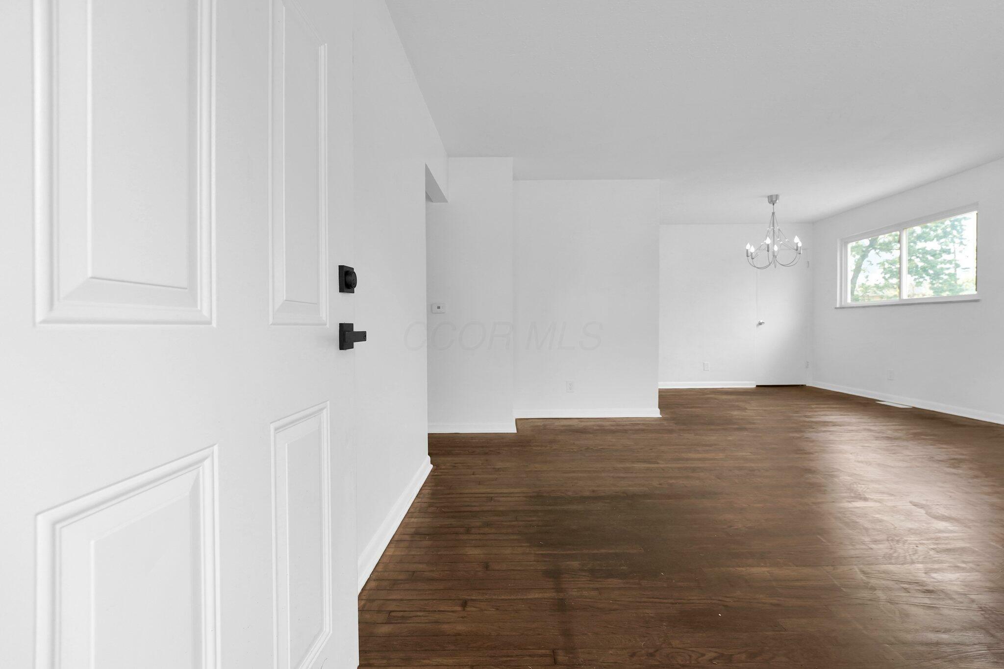 Property Photo: 1253 Arkwood Avenue OH 43227