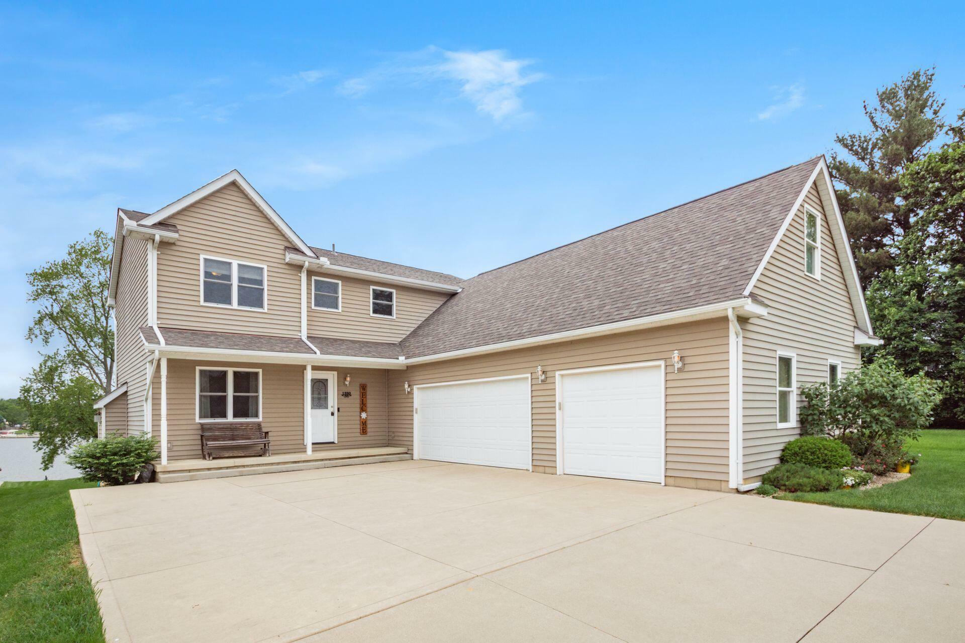 1380 E Choctaw Drive  London OH 43140 photo