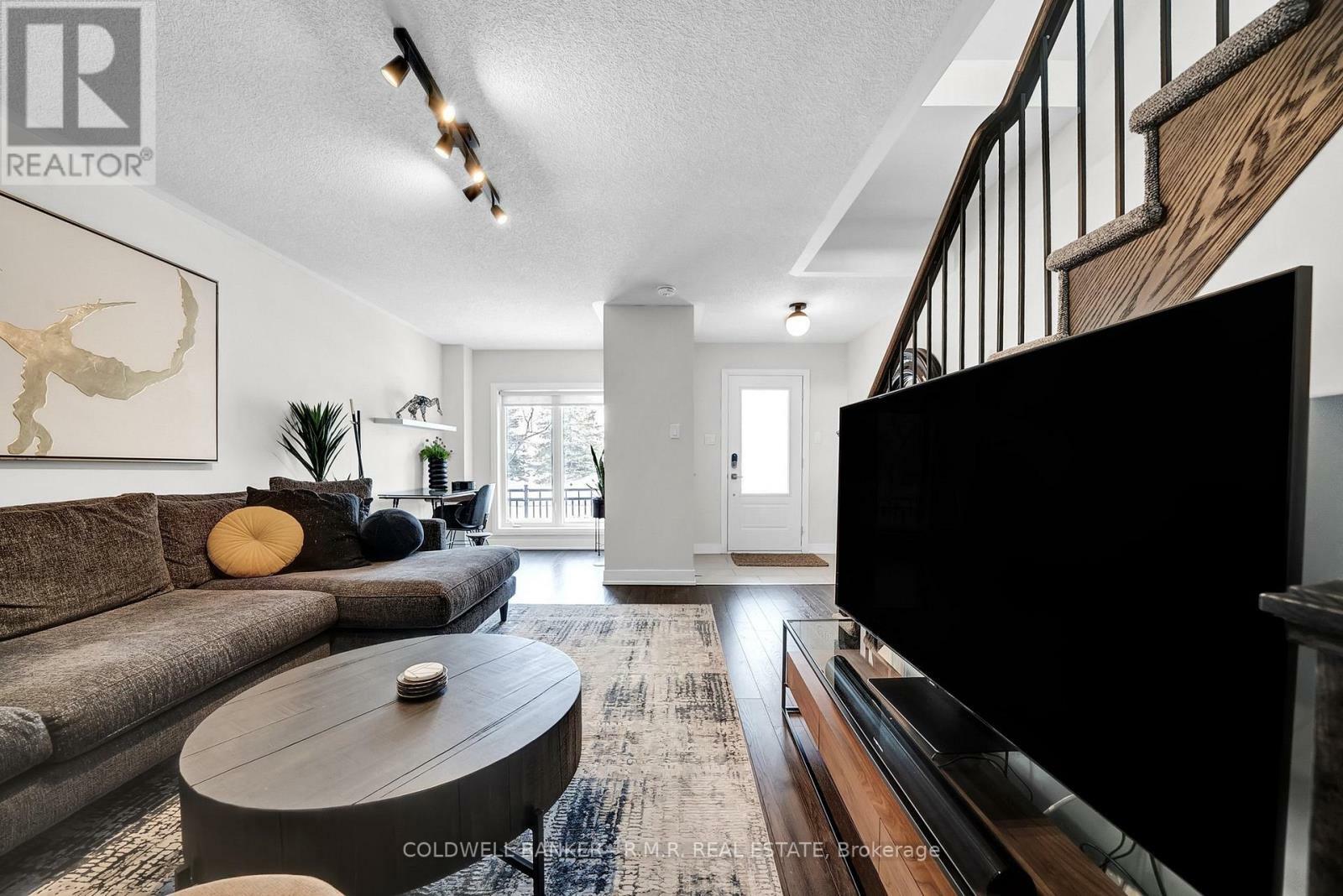 Property Photo: 15 Shawfield Way 83 ON L1R 0N8