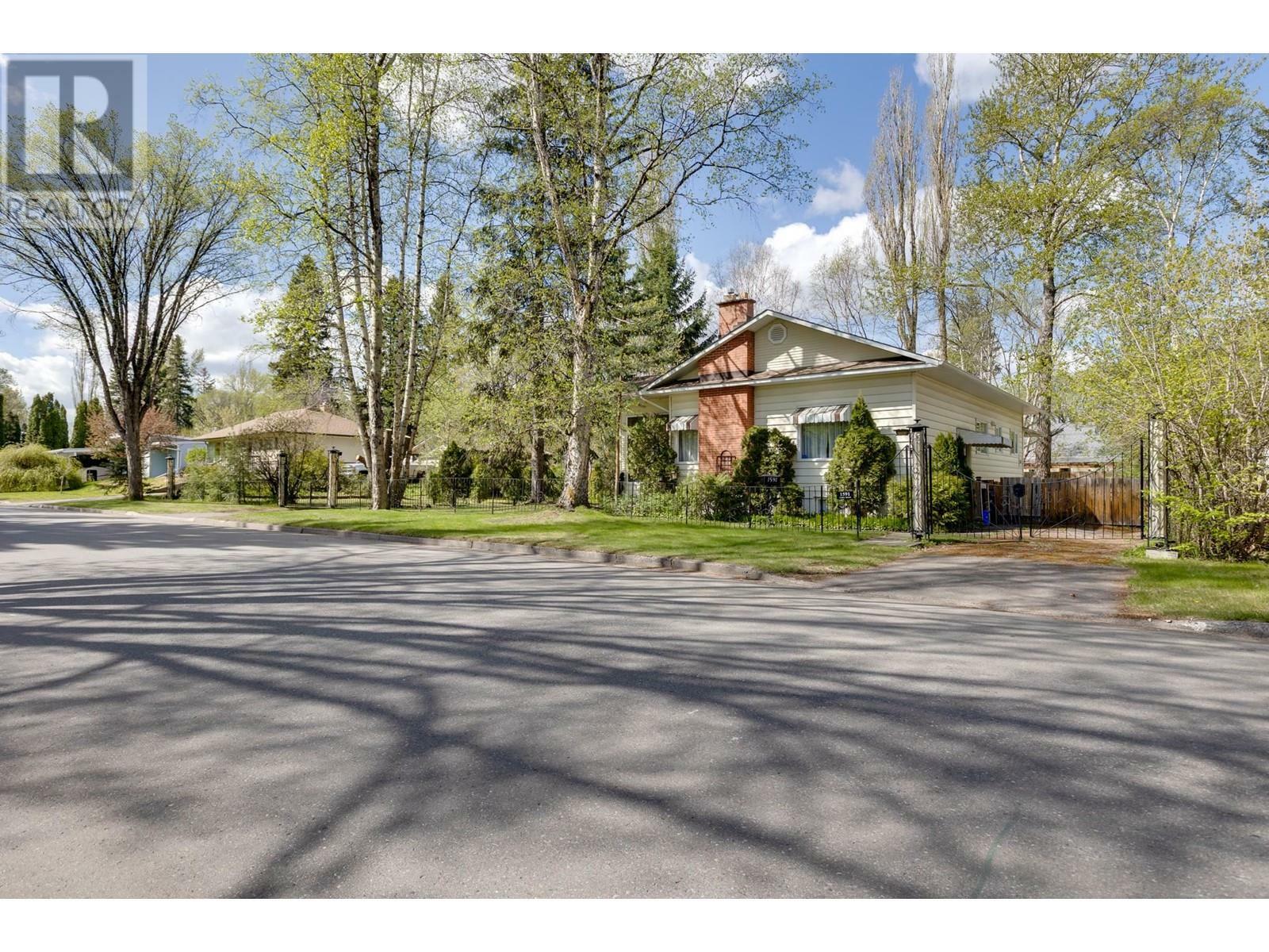 Property Photo:  1591 Cedar Street  BC V2L 1B6 