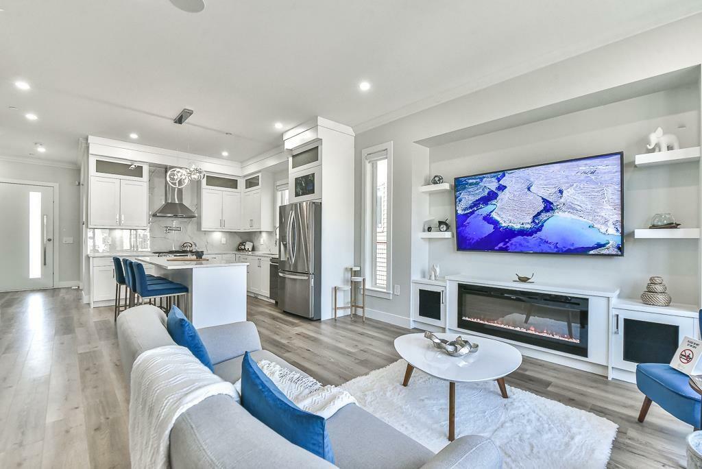 Property Photo: 19637 74 BC V2Y 3G6