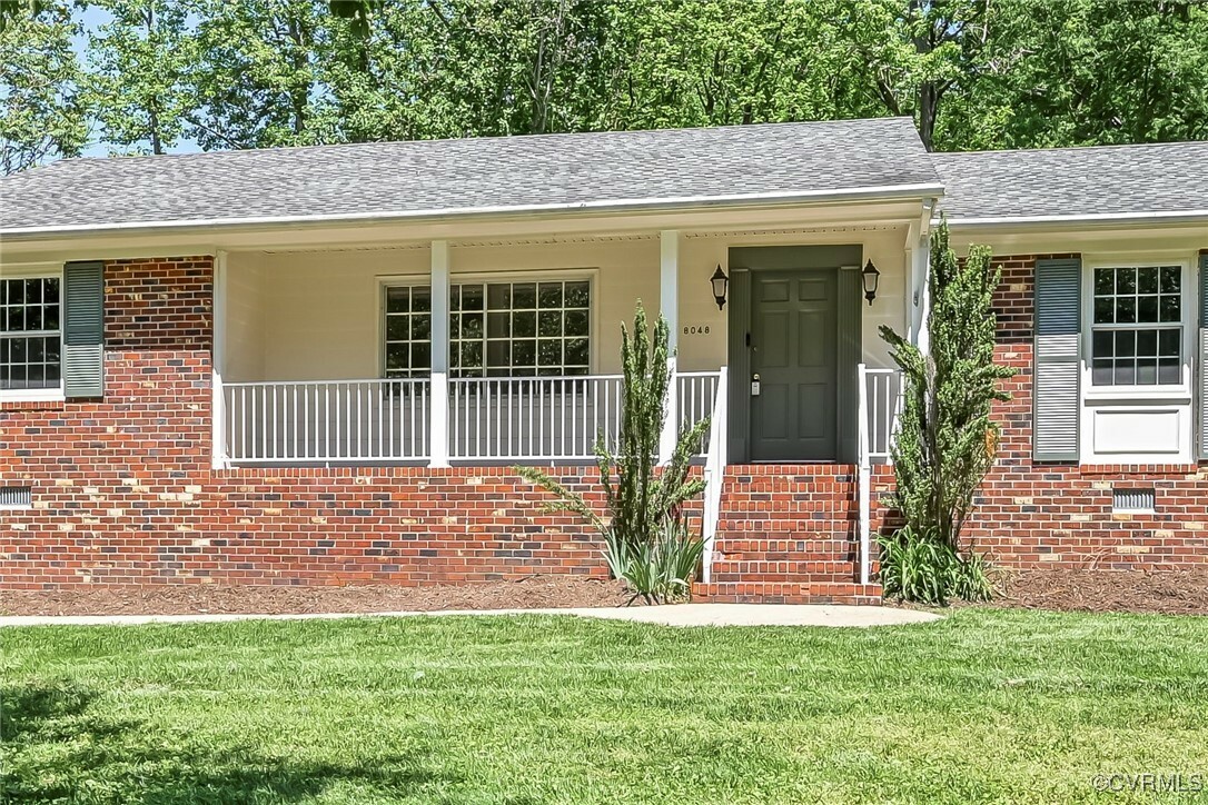 Property Photo: 8048 Beattiemill Drive VA 23111