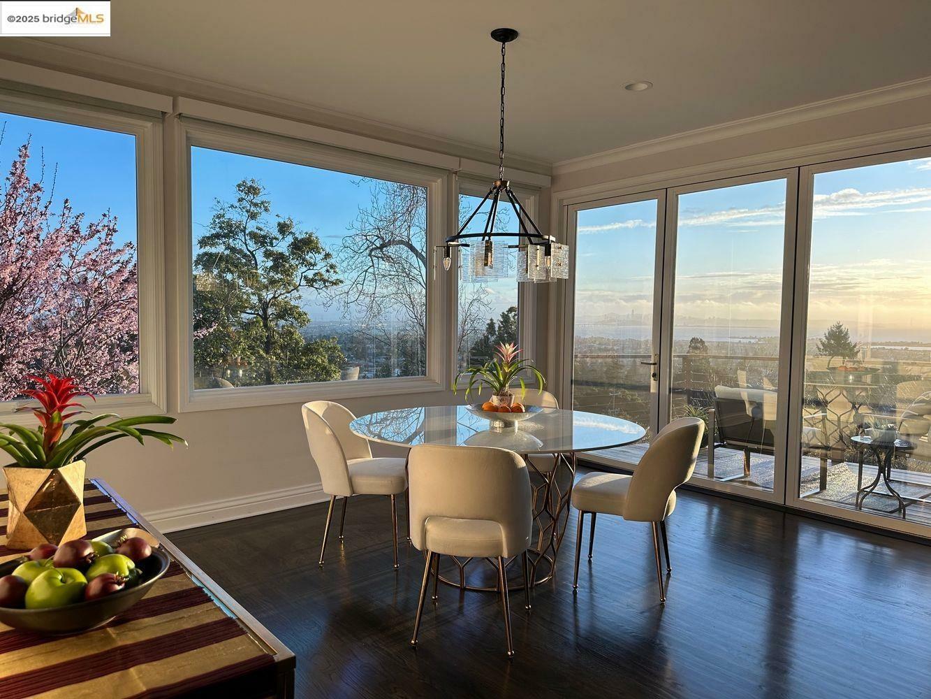 Property Photo: 2334 Corona Ct CA 94708