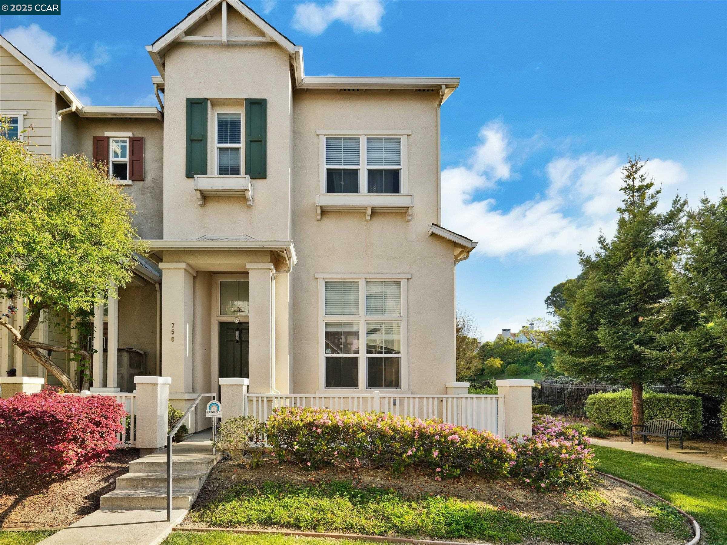 Property Photo: 750 Summer Ln CA 94806