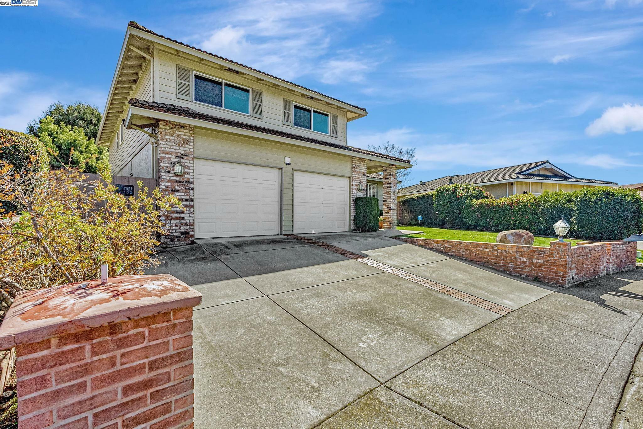 Property Photo: 25660 Paul Ct CA 94541