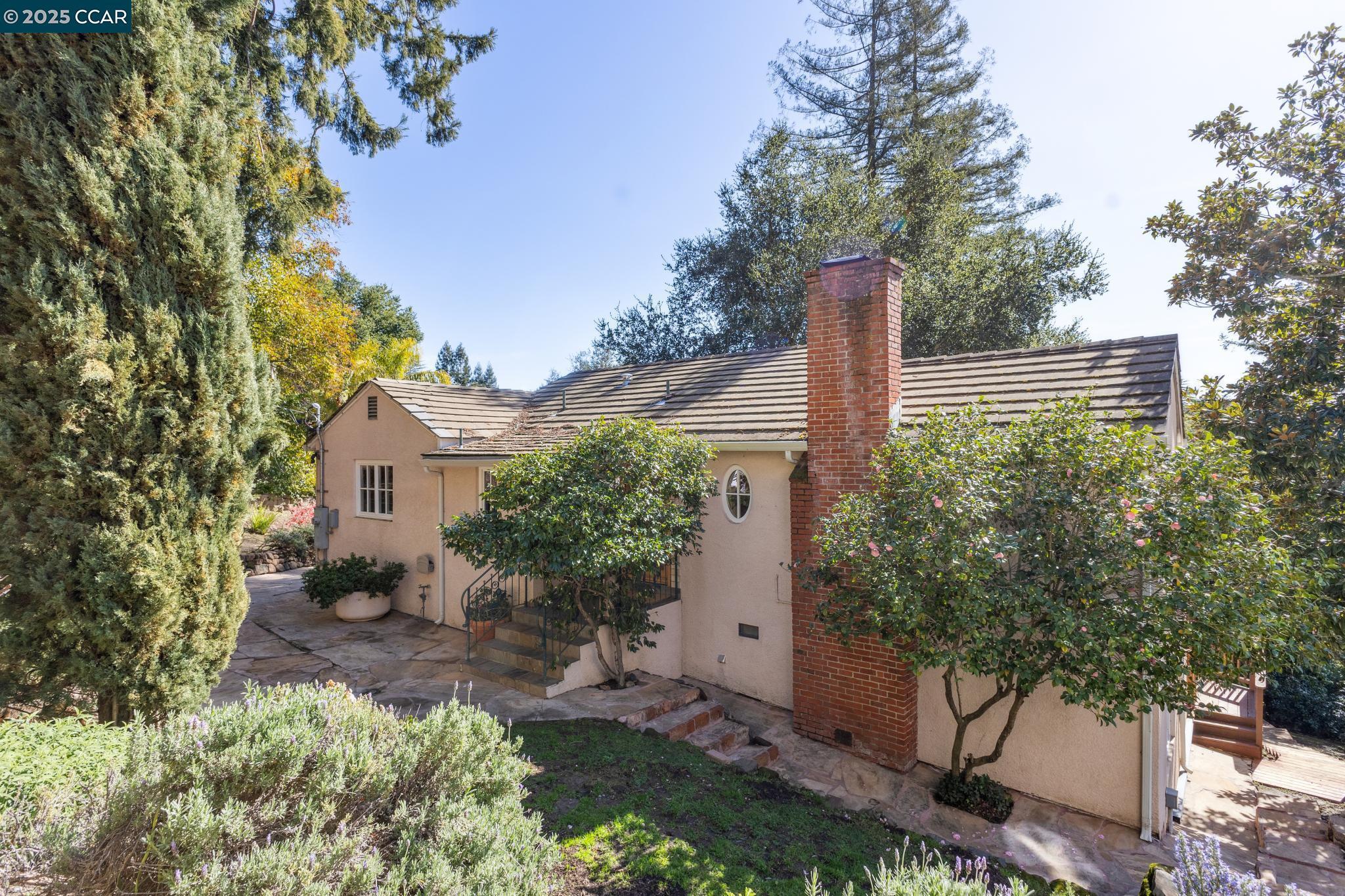 Property Photo: 40 Las Palomas CA 94563