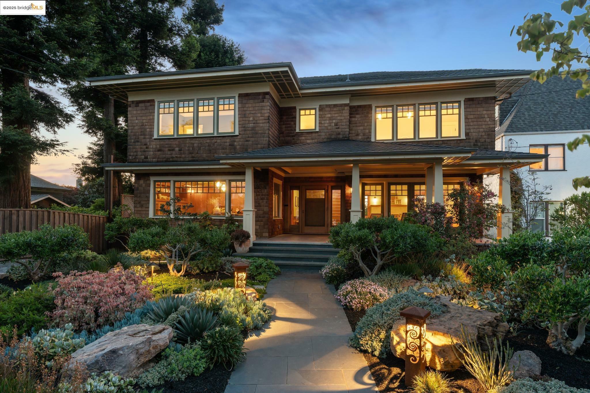 Property Photo: 1015 Warfield Ave CA 94610