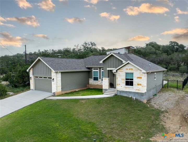 Property Photo:  1587 Lakeshore Drive  TX 78133 