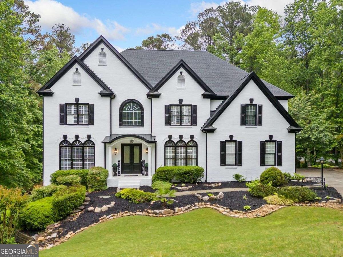 Property Photo:  882 Hallbrook Lane  GA 30004 