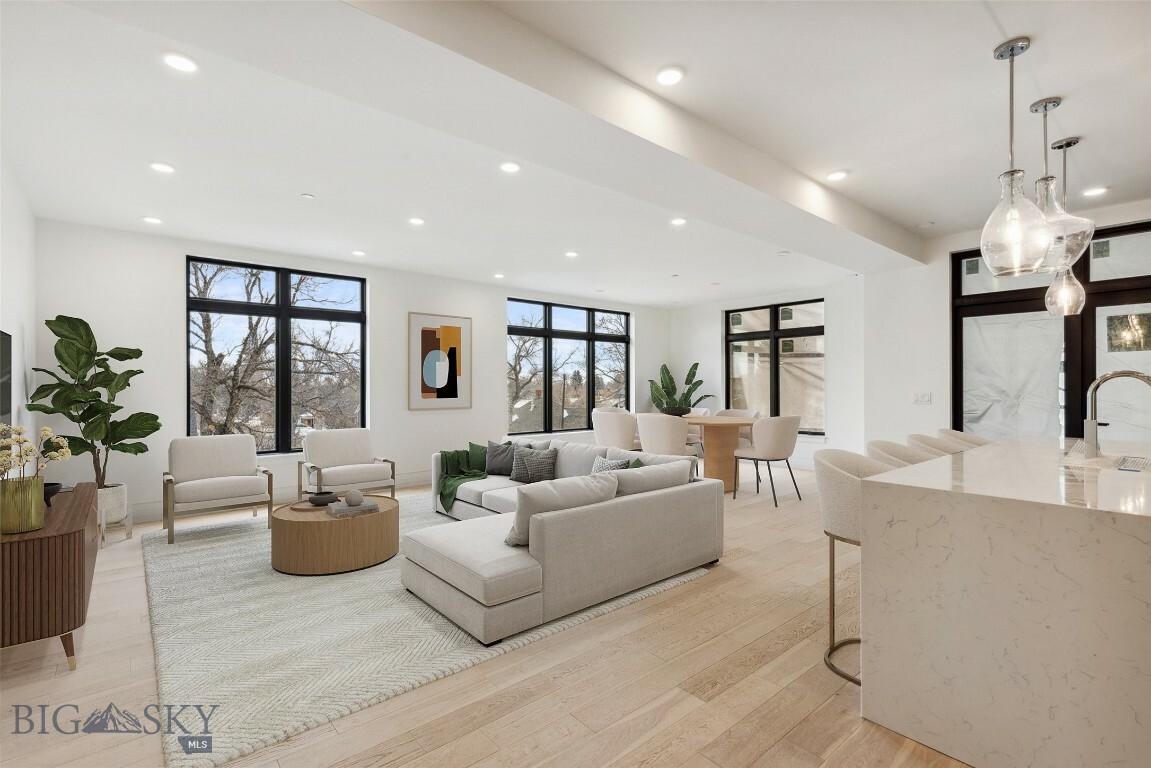 Property Photo: 315 N Tracy Avenue 404 MT 59715