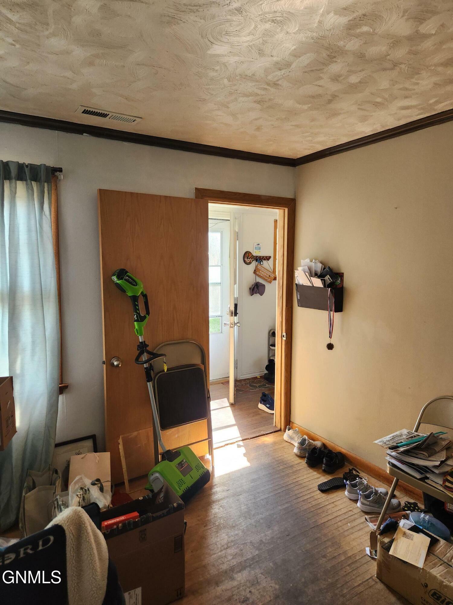 Property Photo:  409 B Street S  ND 58631 