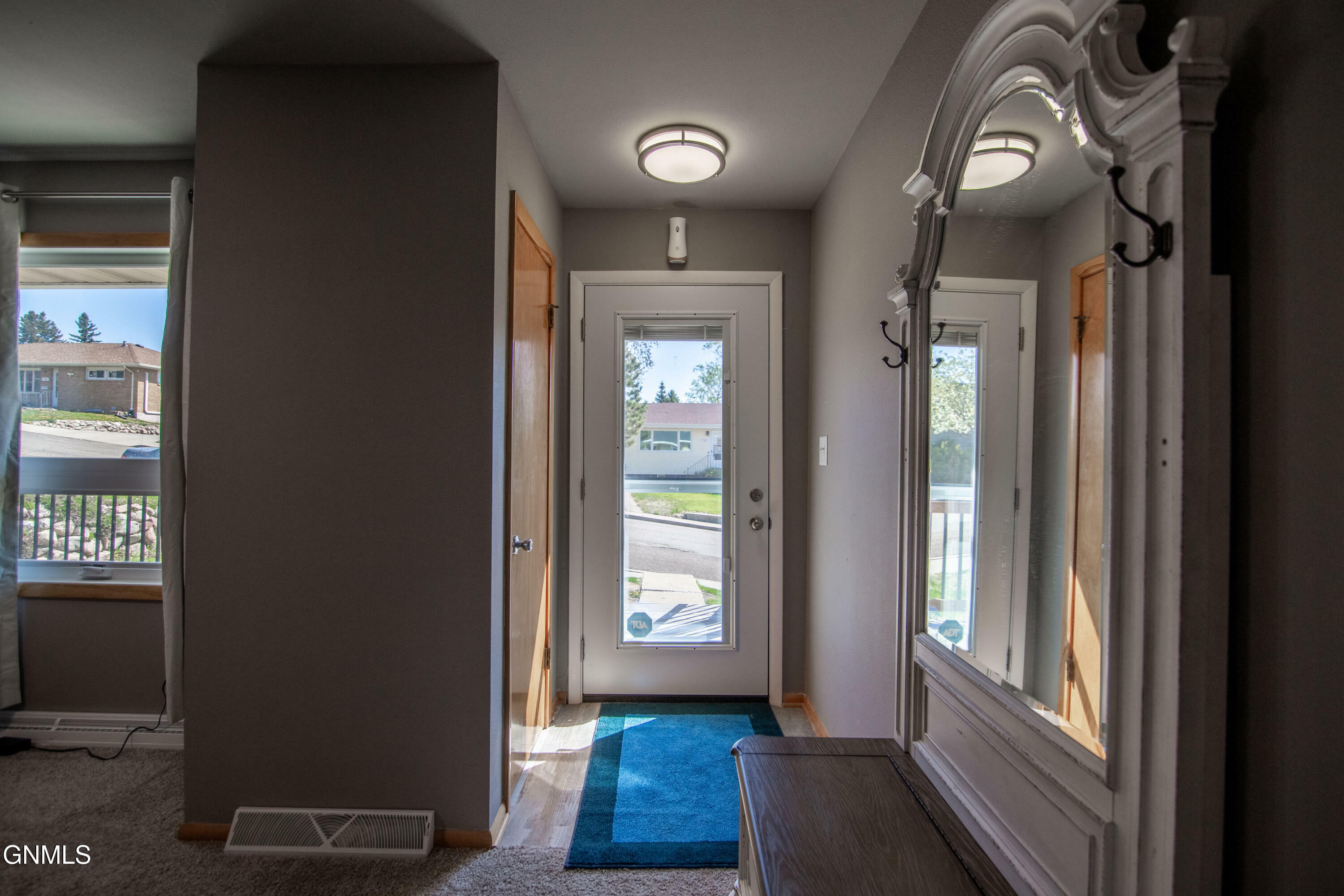 Property Photo: 703 10th Avenue NW ND 58554