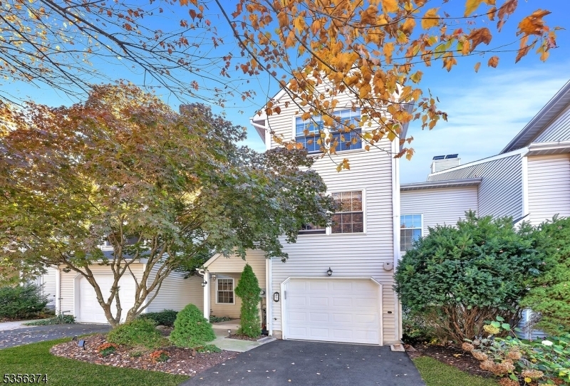 7 Delaware Ln  Branchburg Twp. NJ 08876 photo