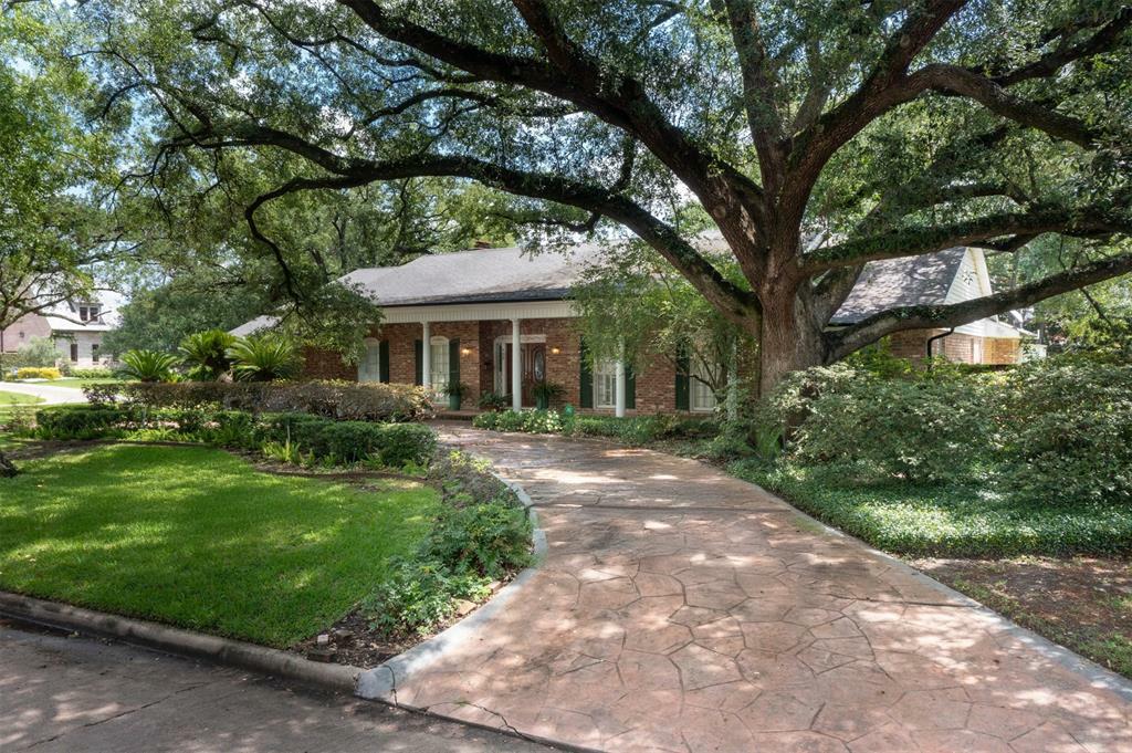 Property Photo: 403 Brown Saddle Street TX 77057