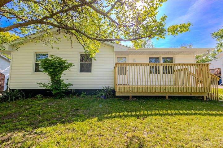 Property Photo: 5505 SE 6th Street IA 50315