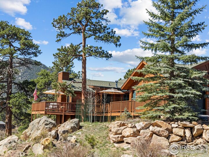 Property Photo:  658 Cedar Ridge Cir  CO 80517 