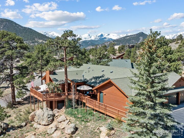Property Photo:  658 Cedar Ridge Cir  CO 80517 
