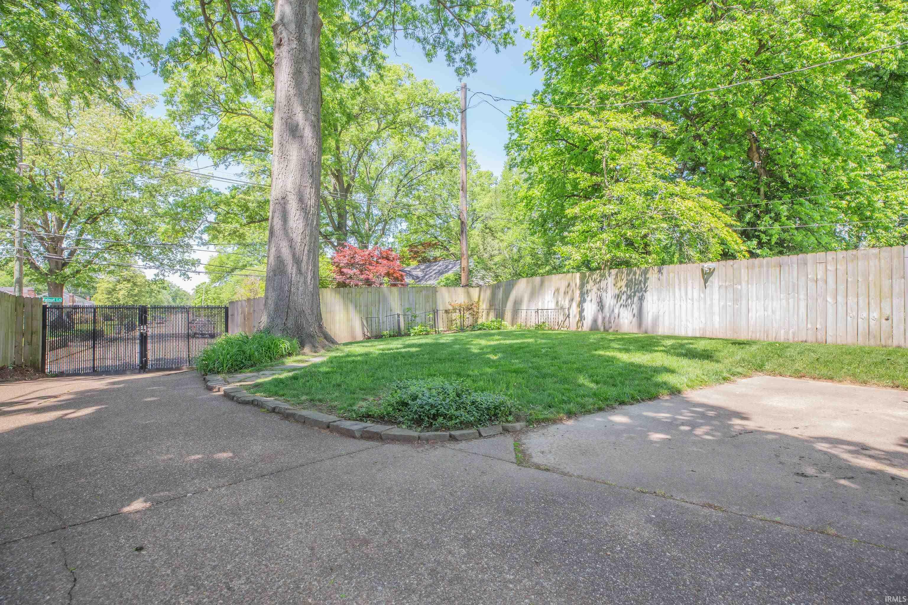 Property Photo: 927 S Lombard Avenue IN 47714