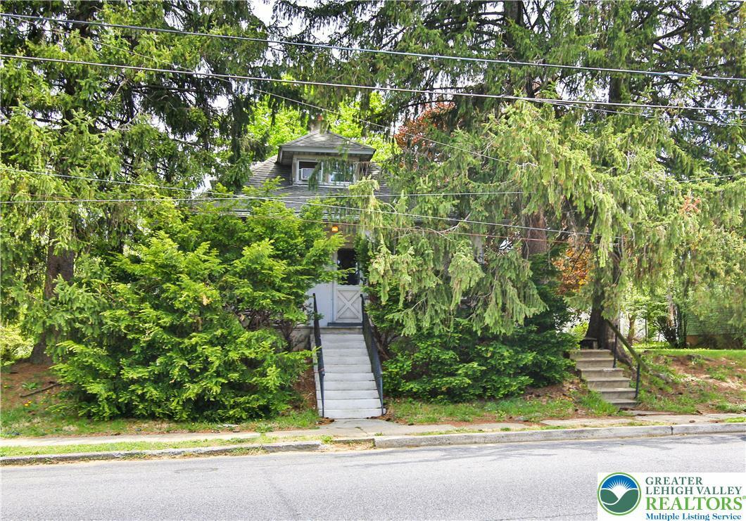 525 6th Street  Whitehall Twp PA 18052 photo
