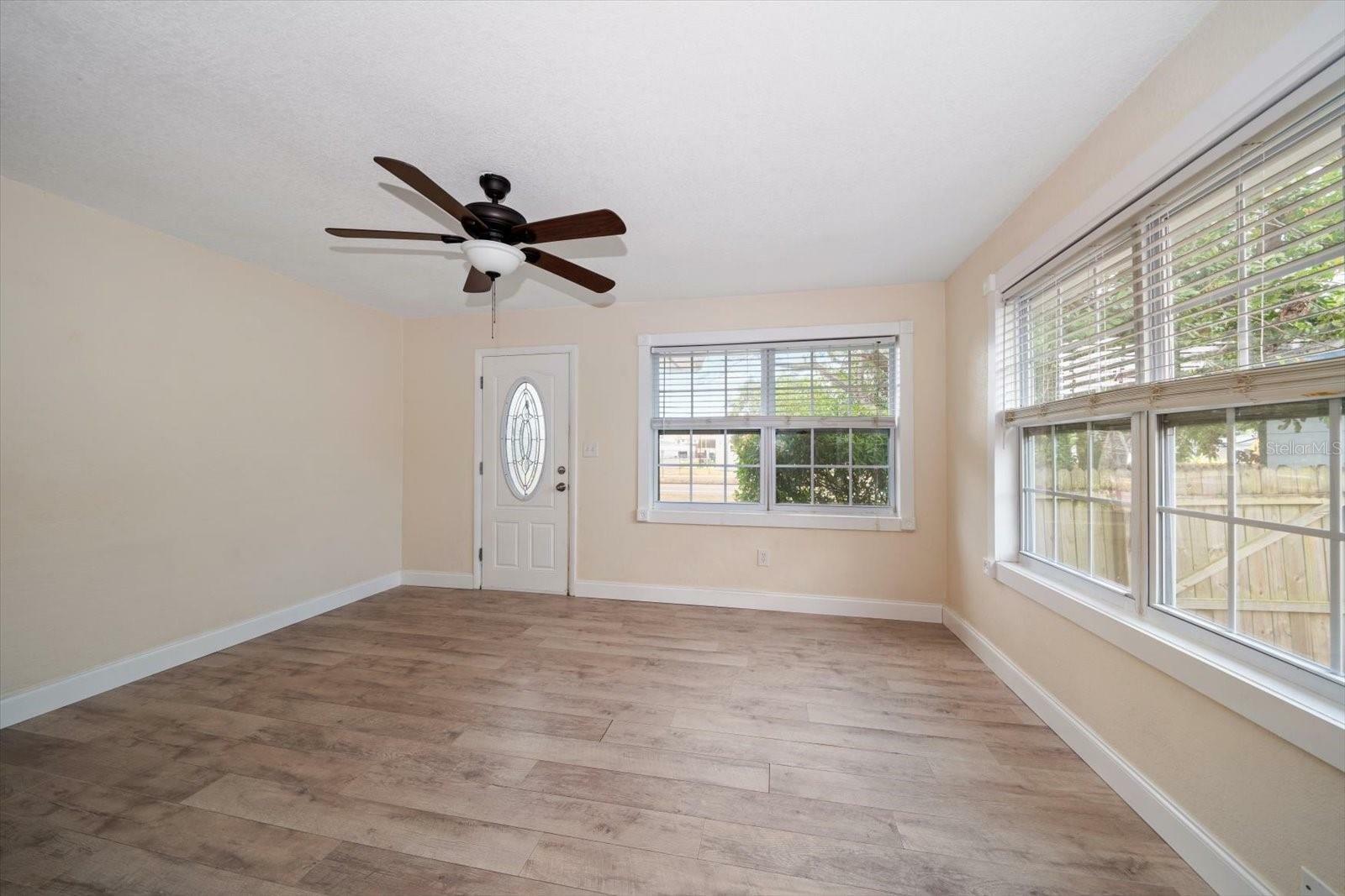 Property Photo: 2585 9th Avenue N FL 33713