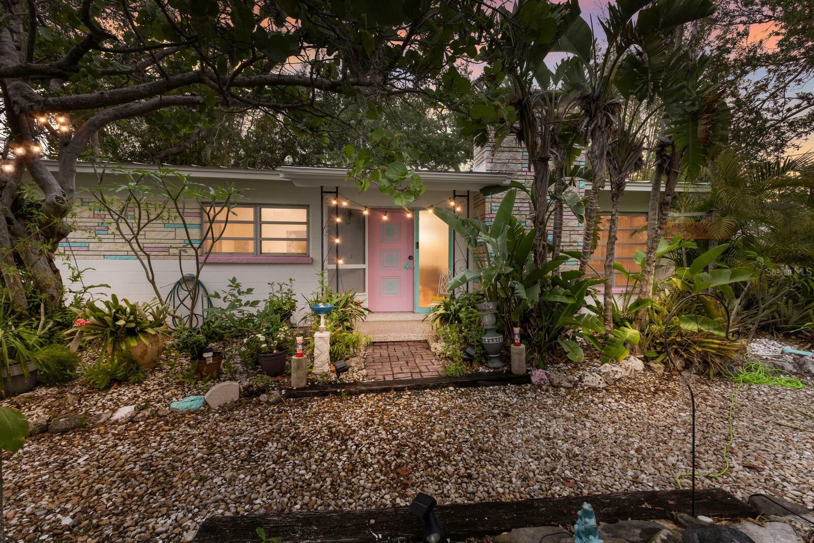 Property Photo: 2207 Hickory Avenue FL 34234