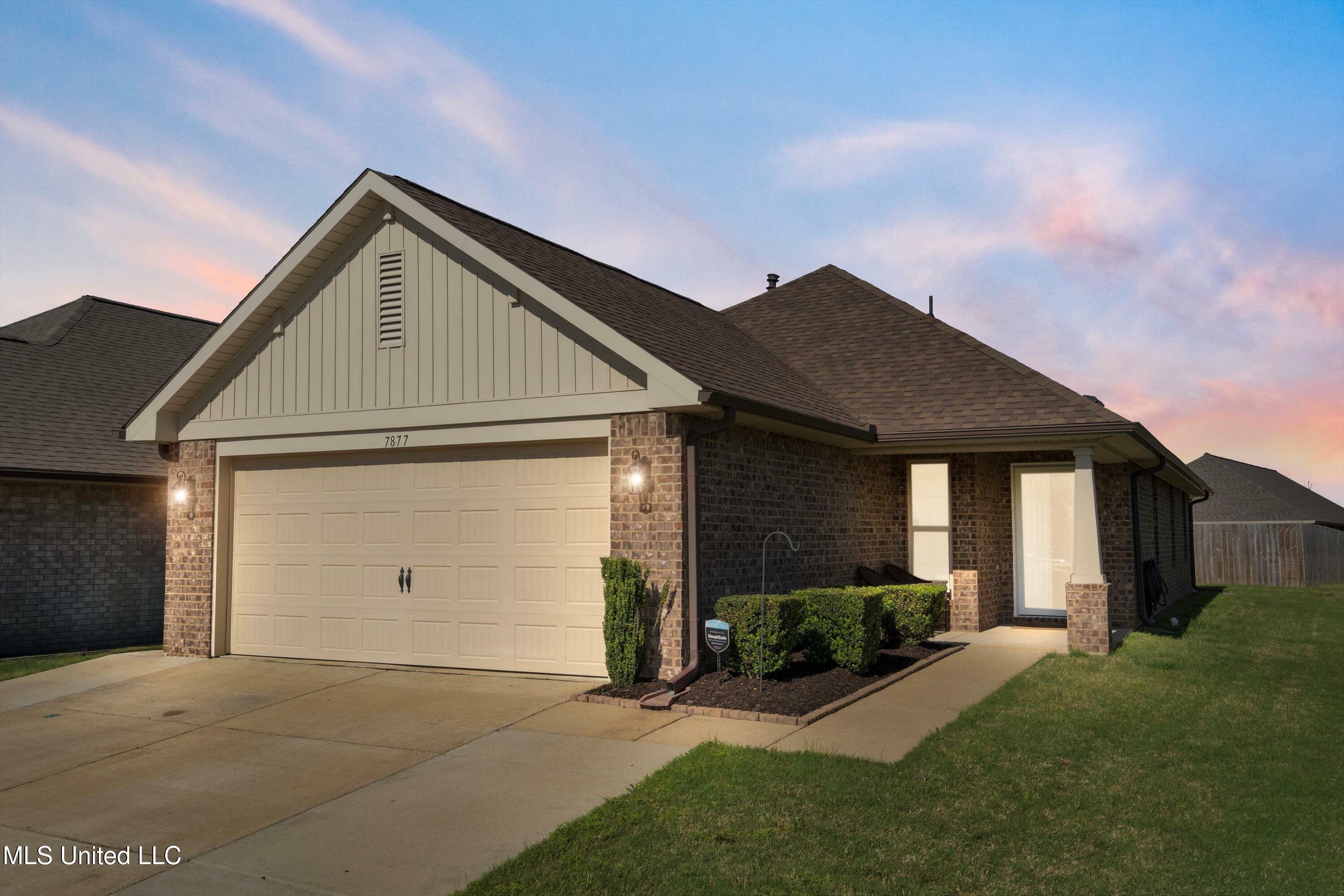 Property Photo: 7877 Allenwood Lane MS 38654