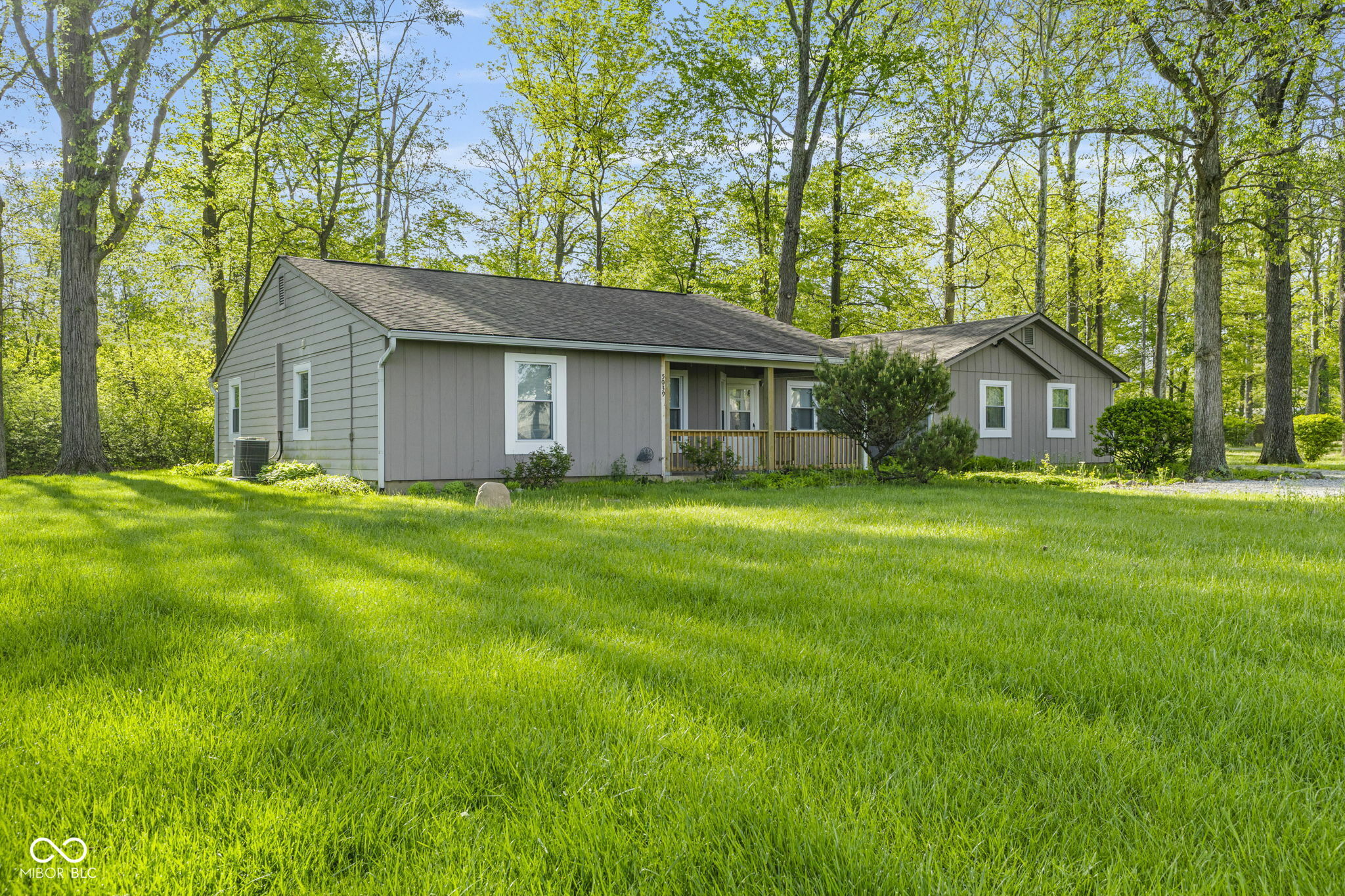 Property Photo: 5039 Five Points Road IN 46239