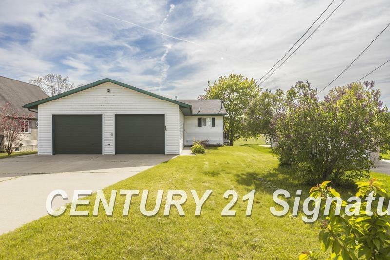 Property Photo: 4684 Benchley Drive MI 48612