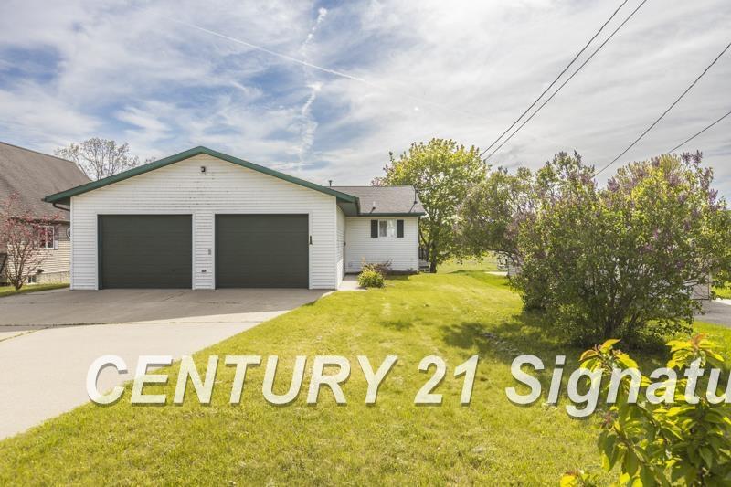 Property Photo: 4684 Benchley Drive MI 48612