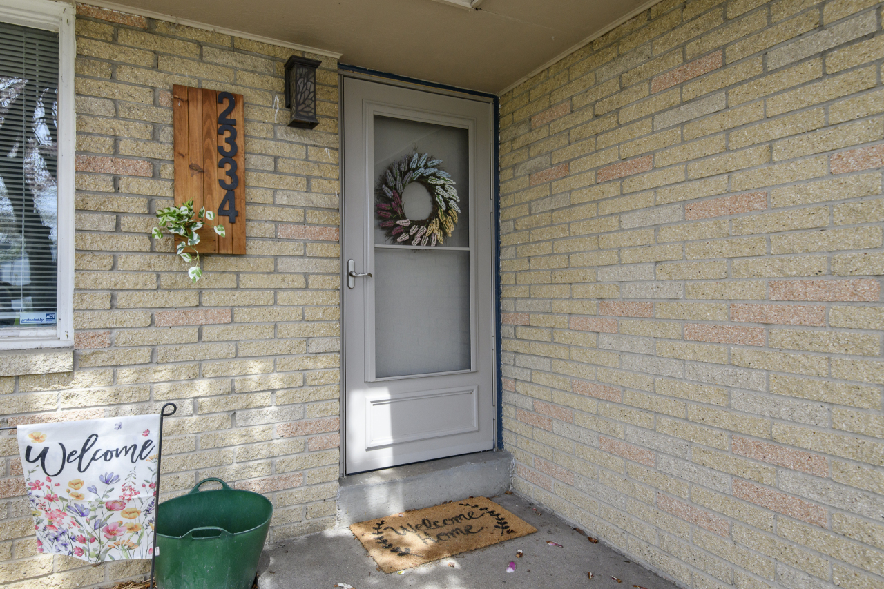Property Photo: 2334 W Custer Ave WI 53209