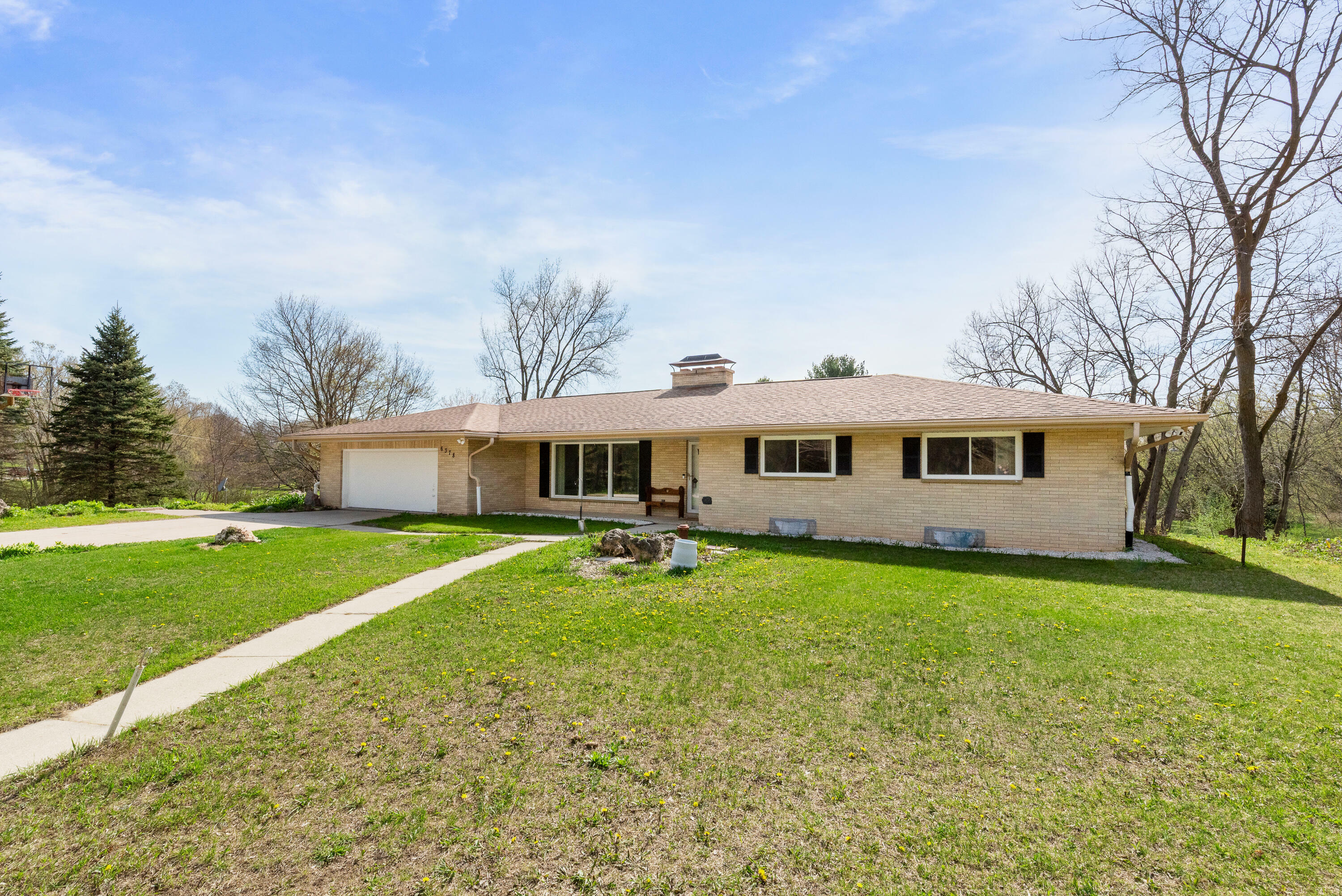 Property Photo: 6378 Pleasant Hill Dr WI 53095