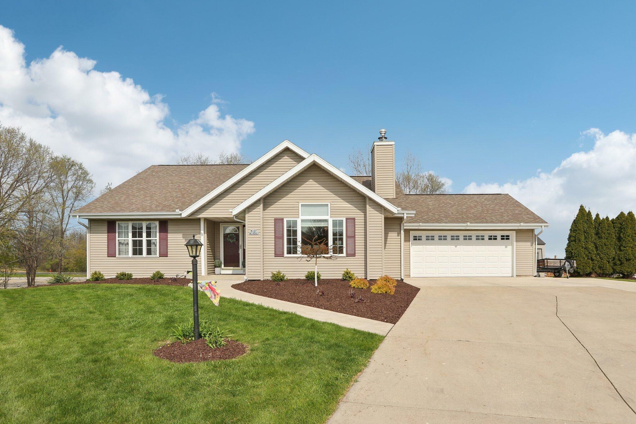 Property Photo: N107w14063 Overlook Ct WI 53022