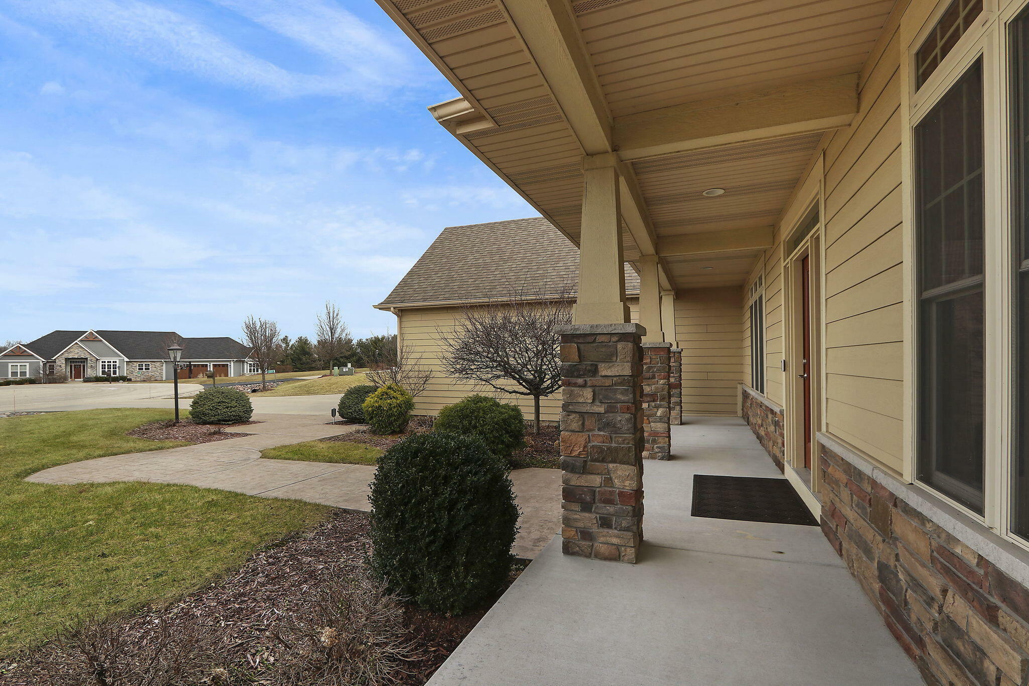 Property Photo: 2310 Thoreau Ct WI 53126