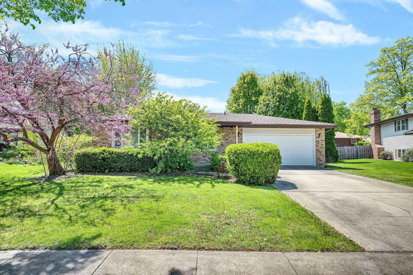 Property Photo: 729 Barber Lane IL 60435