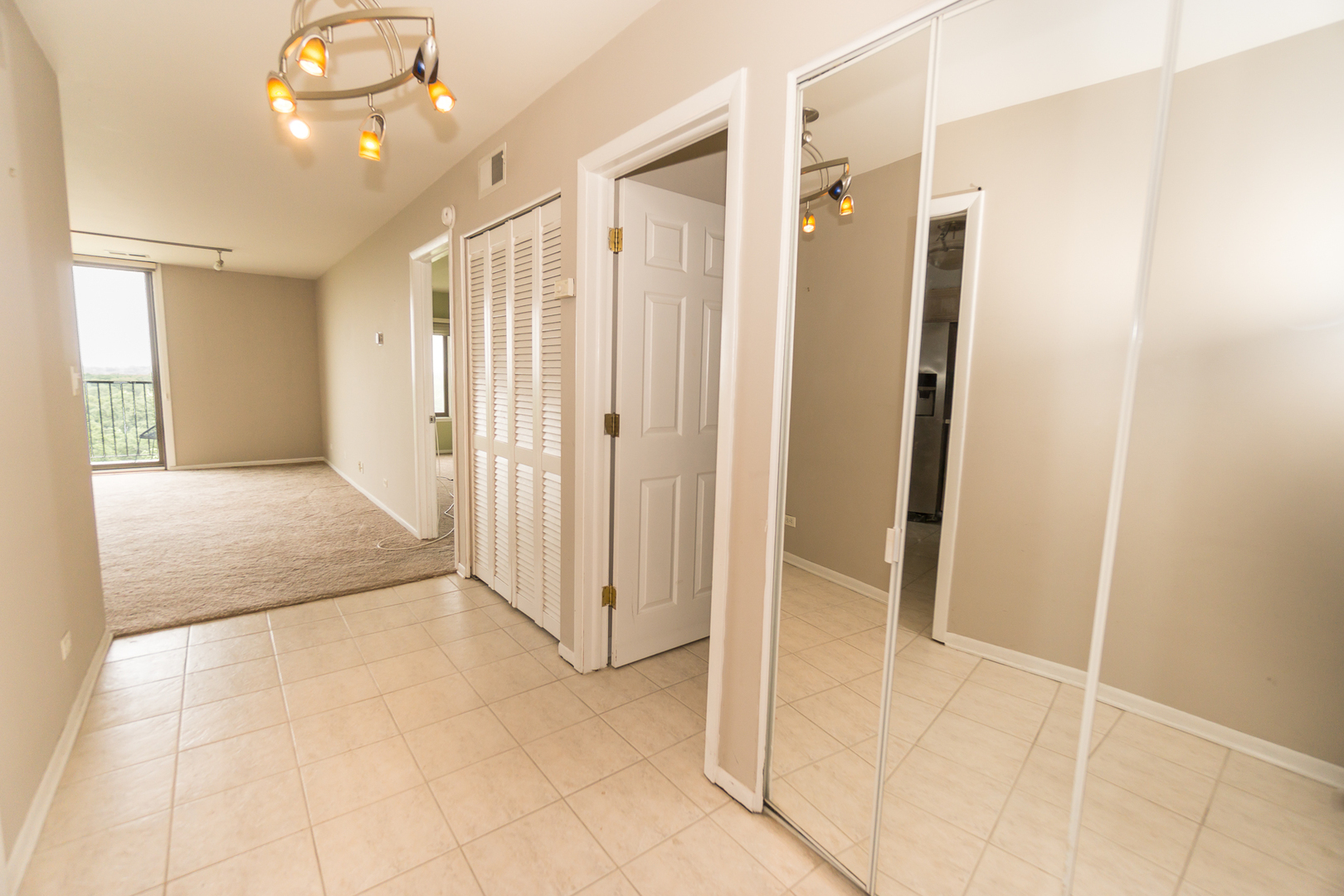 Property Photo: 190 S Wood Dale Road 1106 IL 60191